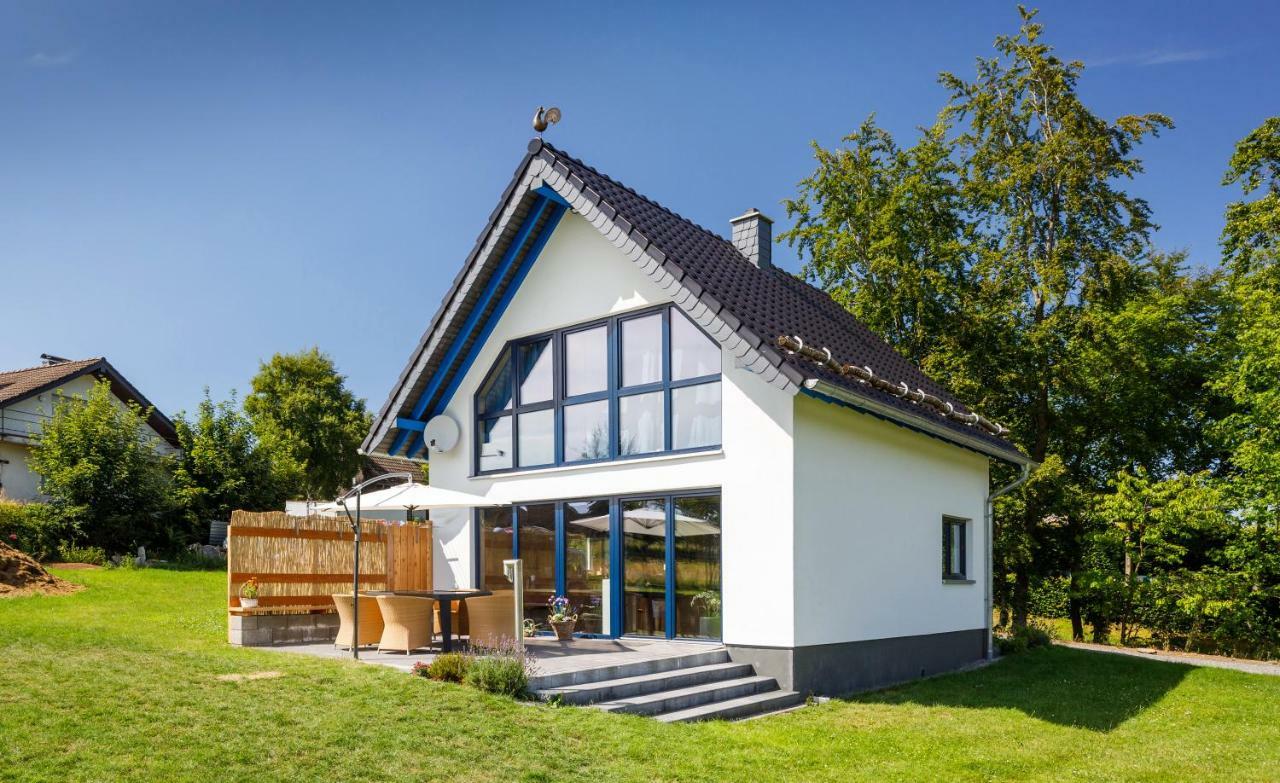 Blaues Haus Apartment Моншау Екстериор снимка